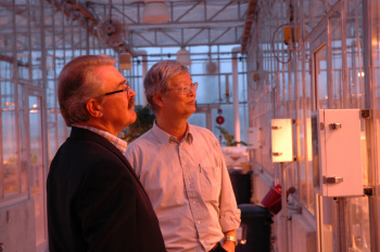 Gerry Ritz with Weichin Lin at a research facility in Agassiz, BC