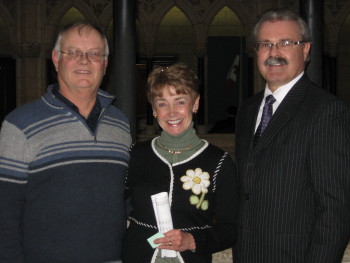 Gerry Ritz with constituents Elwood & Sharon Pipke during their visit to Ottawa, November 24, 2008.